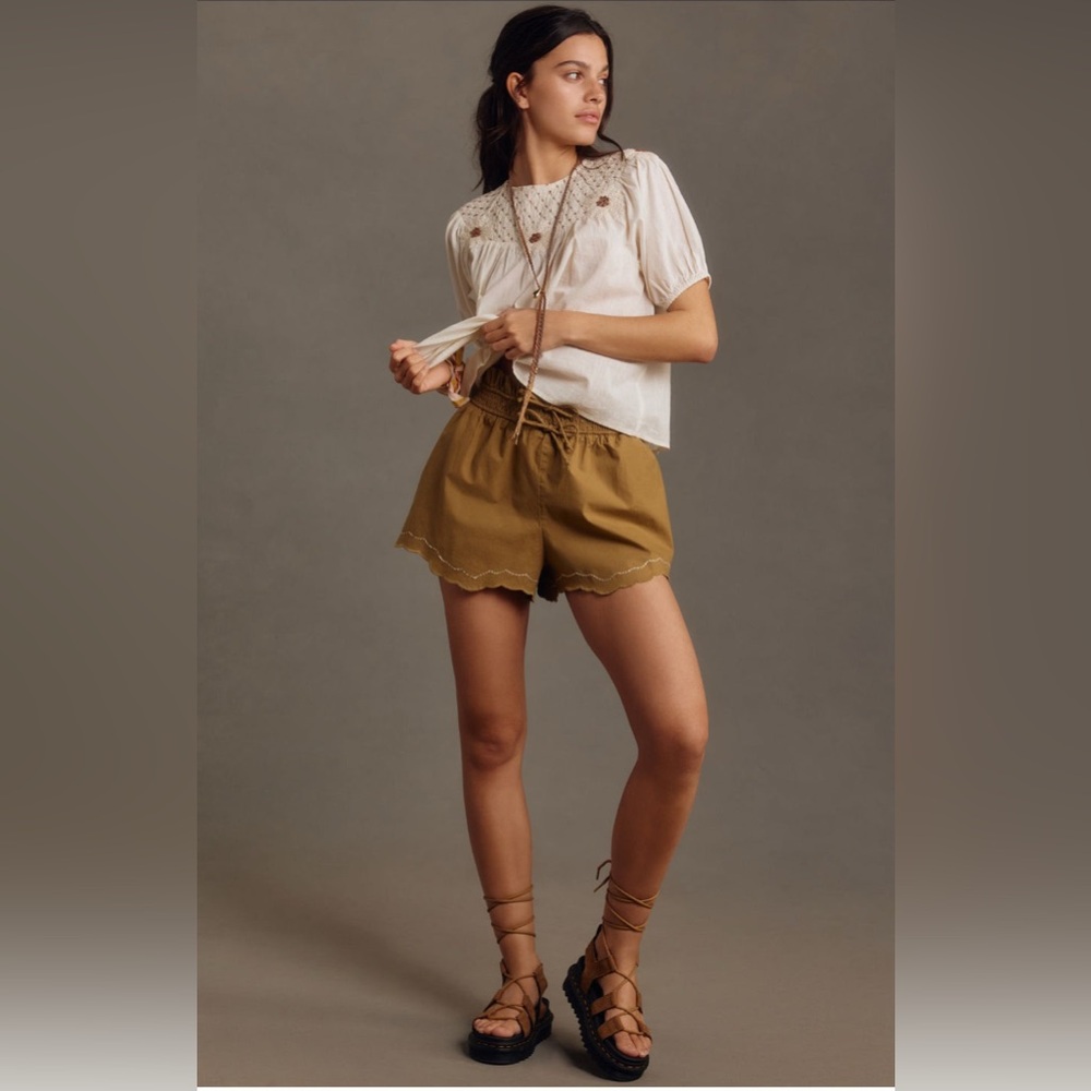 NWT - By Anthropologie Scallop-Hem Shorts